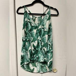 Women’s palm leaf tank size medium EUC